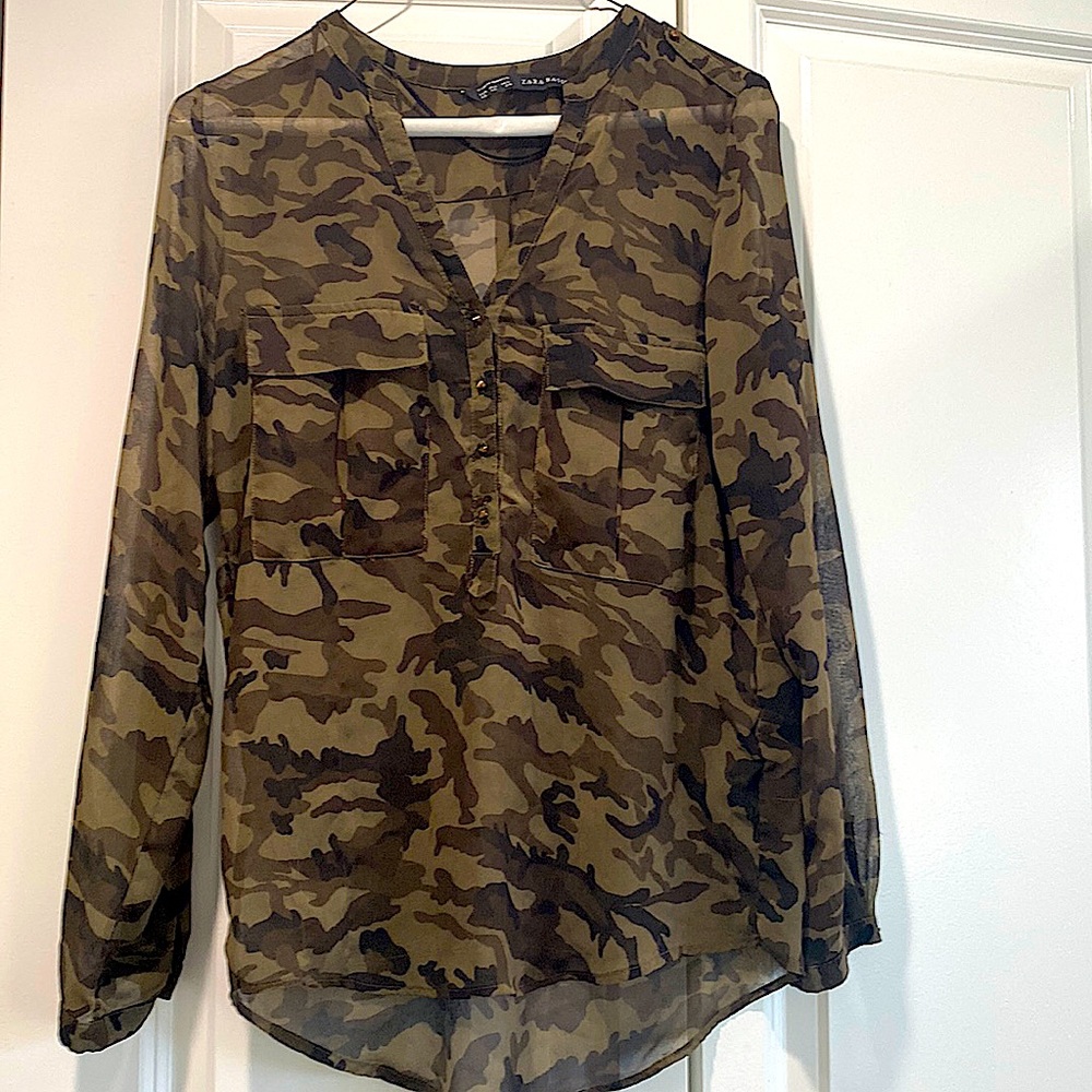Zara Camouflage Top. Size XS.
